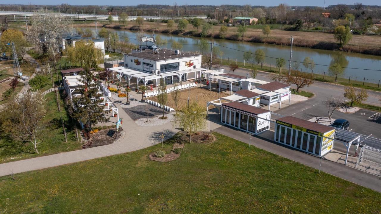 Sun City Vizisport Paradicsom Hodmezovasarhely Bagian luar foto